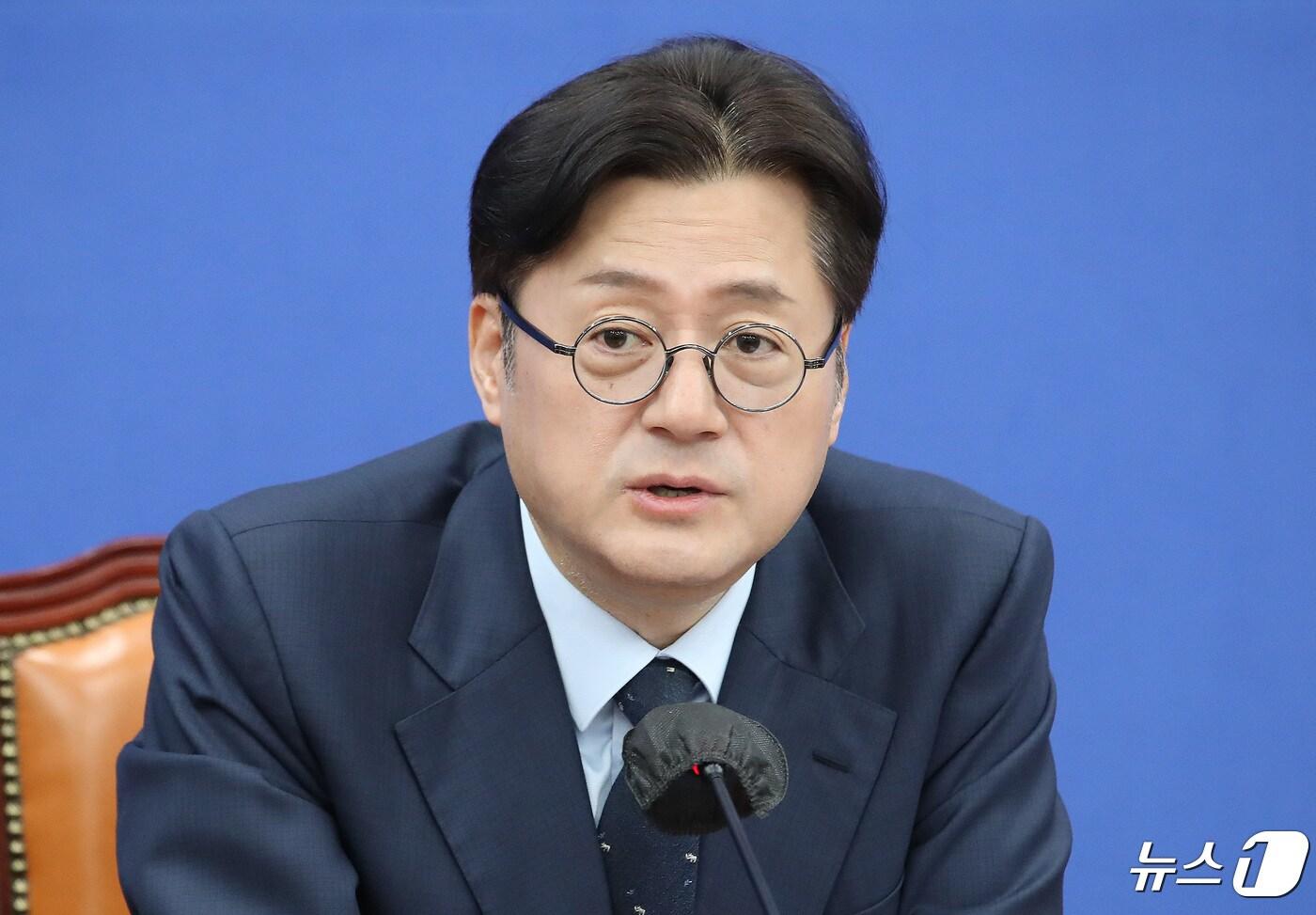 홍익표 더불어민주당 원내대표가 25일 오전 서울 여의도 국회에서 열린 정책조정회의에서 발언을 하고 있다. 2024.4.25/뉴스1 ⓒ News1 임세영 기자