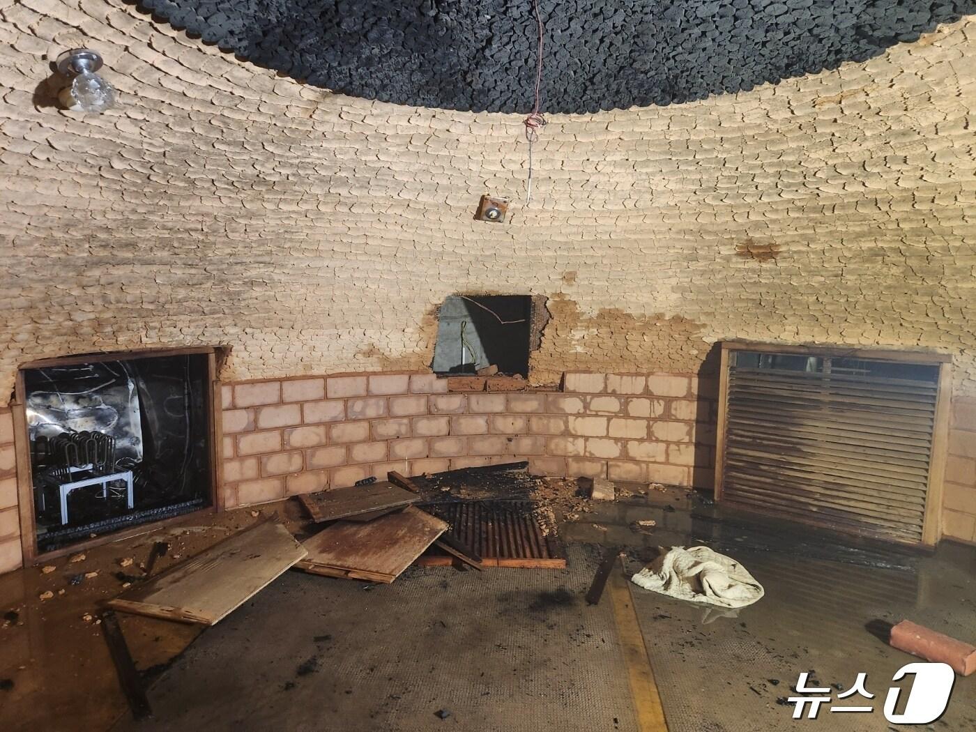 본문 이미지 - 화재 현장(부산소방재난본부 제공).