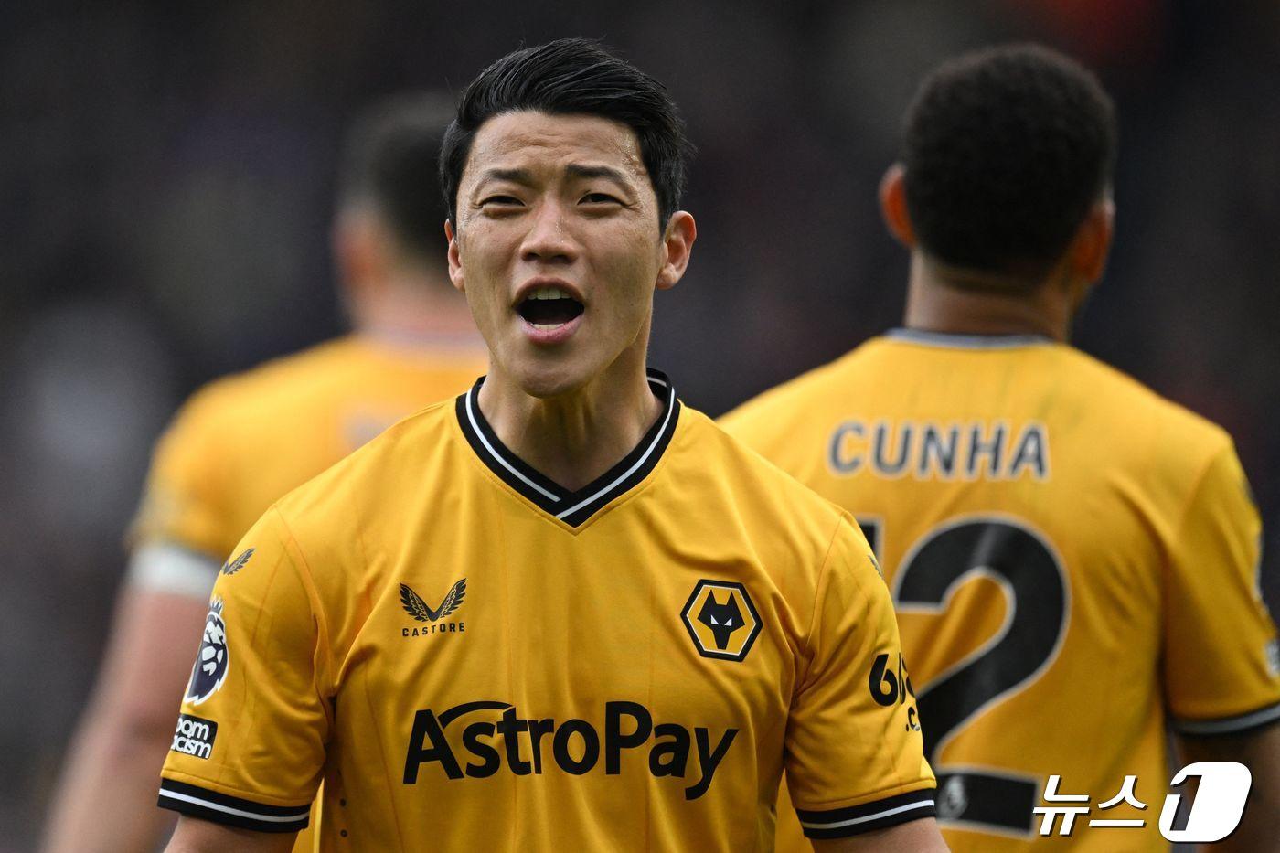 본문 이미지 - 울버햄튼의 황희찬이 풀타임으로 활약했지만 팀 패배를 막지 못했다. ⓒ AFP=뉴스1