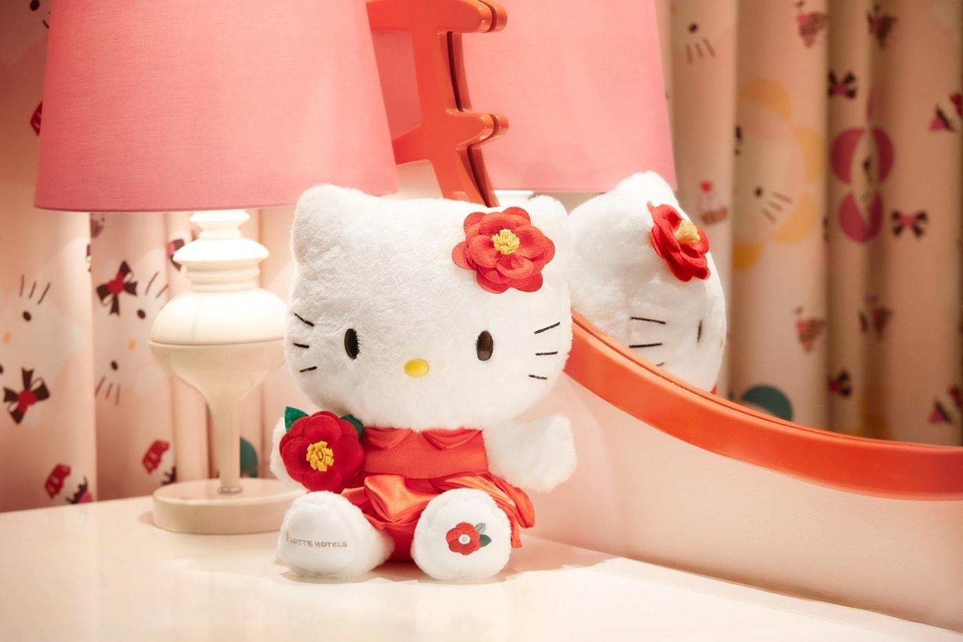  헬로키티 카멜리아 에디션 패키지(롯데호텔 제주 제공). 
