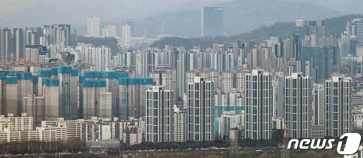 사진은 이날 오전 남산타워에서 본 아파트 단지 모습. 2024.4.3/뉴스1 ⓒ News1 김민지 기자