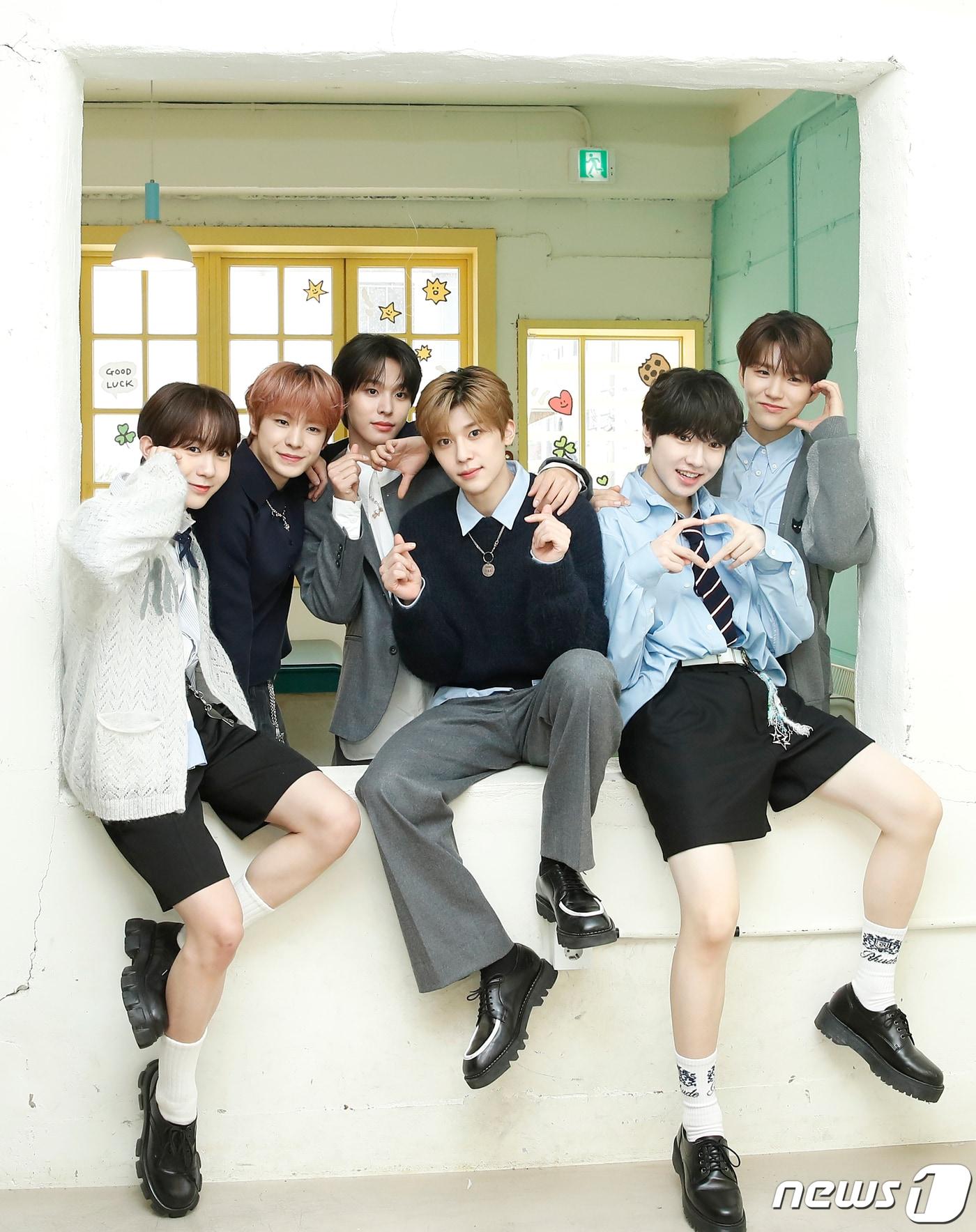 본문 이미지 - NCT 위시가 3일 서울 성동구 한 카페에서 열린 라운드 인터뷰에 앞서 포즈를 취하고 있다. 2024.4.3/뉴스1 ⓒ News1 권현진 기자