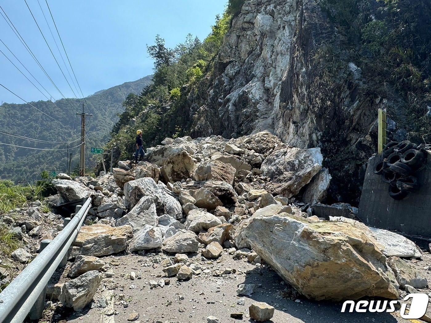 본문 이미지 - 대만 동부 타이청의 한 고속도로 ⓒ AFP=뉴스1