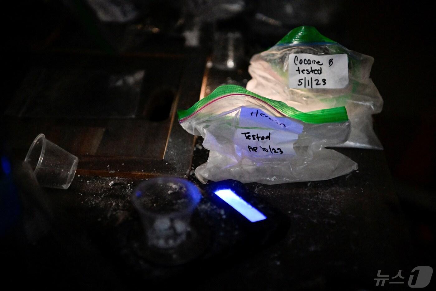 캐나다 브리티시컬럼비아(BC)주 밴쿠버 다운타운 이스트사이드의 한 트레일러 안에 마약을 판매하던 흔적이 남아 있다. 2023.05.03/ ⓒ 로이터=뉴스1 ⓒ News1 권진영 기자