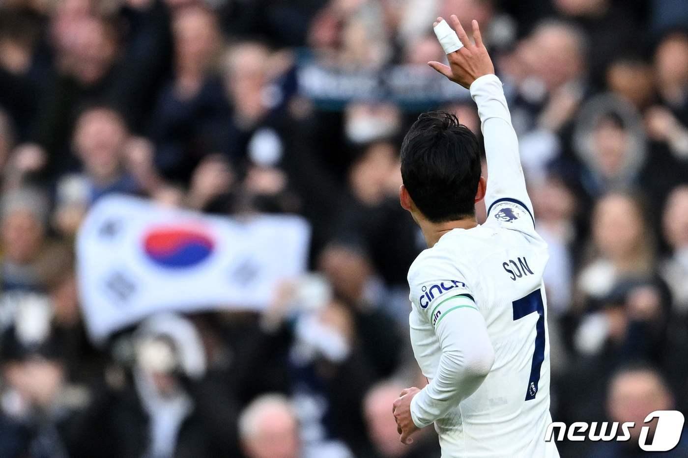 본문 이미지 - 토트넘 홋스퍼의 손흥민이 이달의선수 후보에 올랐다.ⓒ AFP=뉴스1
