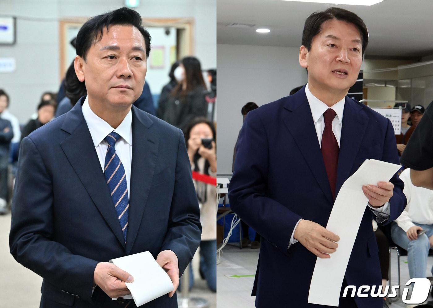 본문 이미지 - 2024년 4월 5일 제22대 국회의원 선거 사전투표일을 맞아 경기 성남시 분당구 서현1동 행정복지센터 사전투표소에서 경기 성남 분당갑에 출마한 이광재 더불어민주당 후보(왼쪽)와 야탑2동 행정복지센터에서 안철수 국민의힘 후보가 각각 사전투표하고 있는 모습. 2024.4.5 ⓒ 뉴스1 김명섭 기자