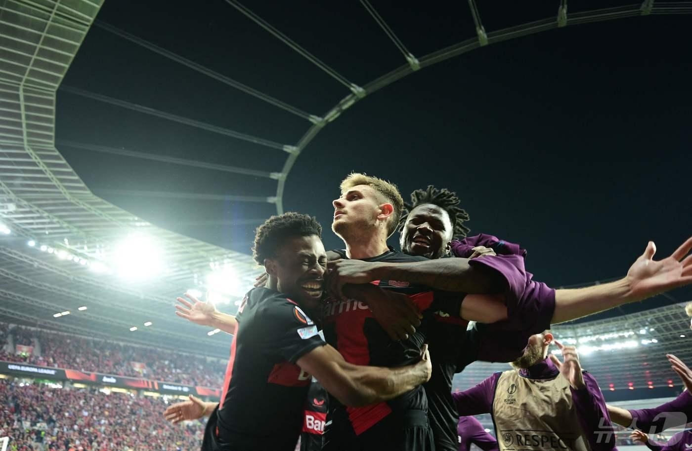 본문 이미지 - 49경기 연속 무패를 이어간 레버쿠젠. ⓒ AFP=뉴스1