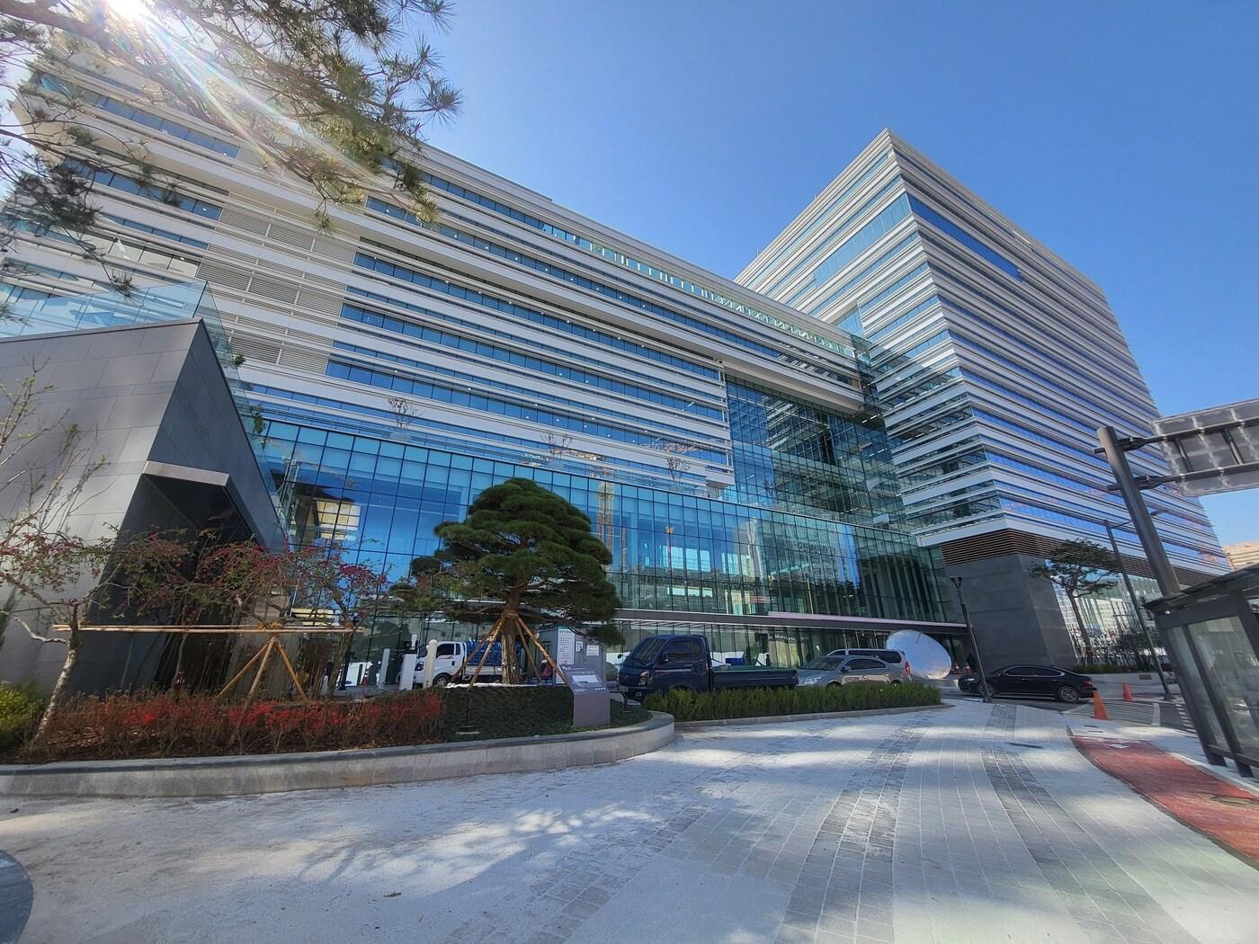 본문 이미지 - KT 판교사옥 전경(쌍용건설).