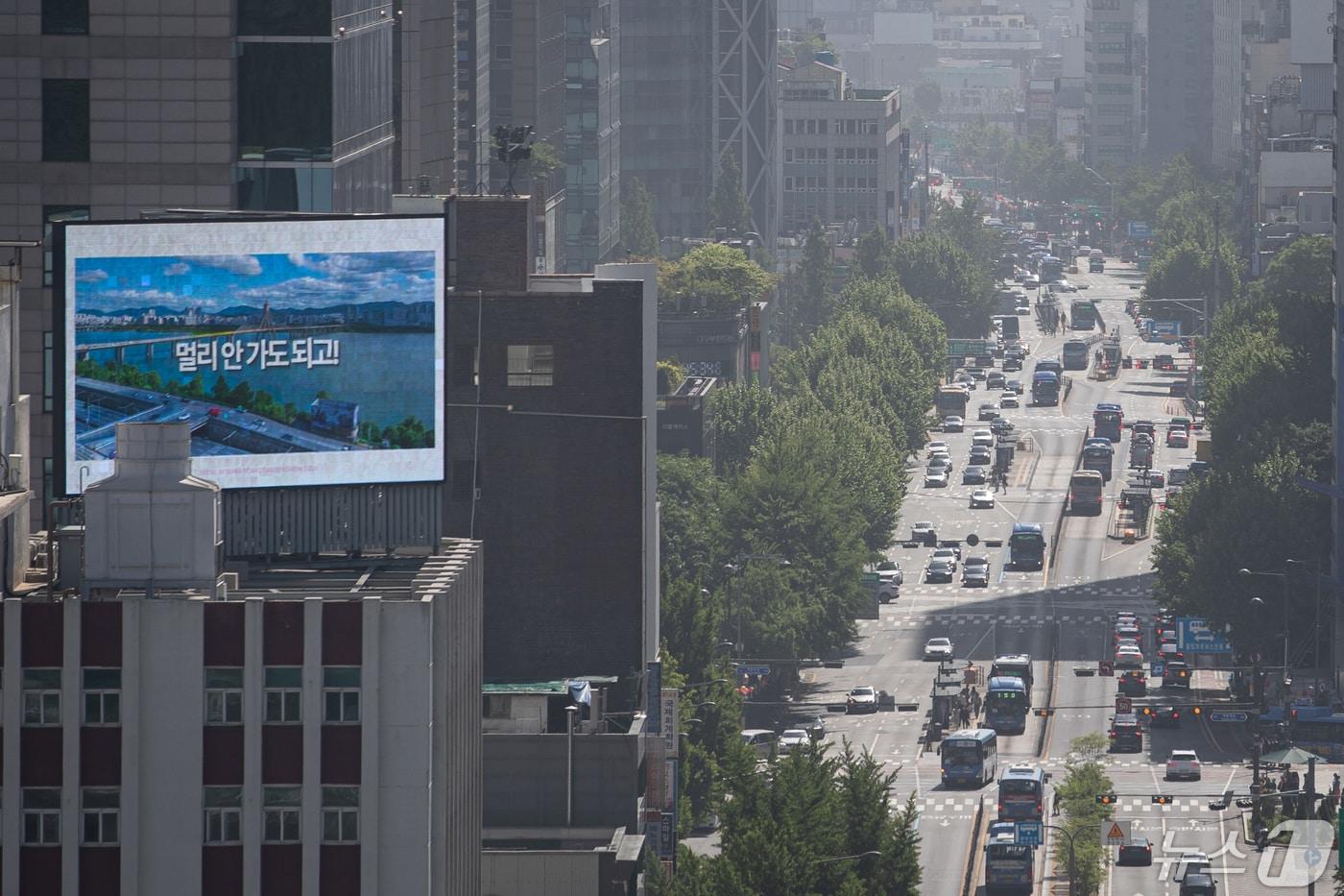 서울 도심에 뿌옇게 황사가 내려앉아 있다. 2024.5.12/뉴스1 ⓒ News1 유승관 기자
