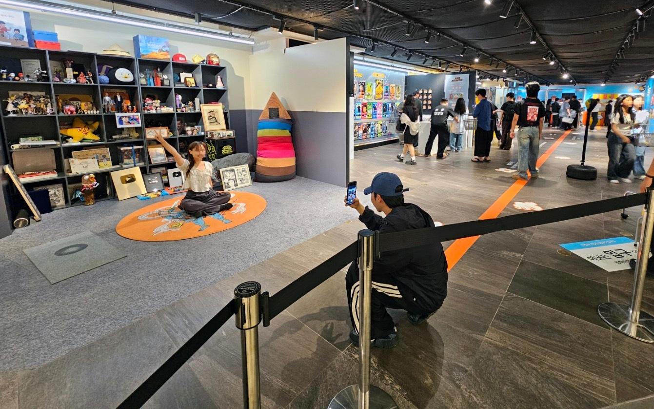 본문 이미지 - 침착맨 팝업스토어.(신세계백화점 제공). 