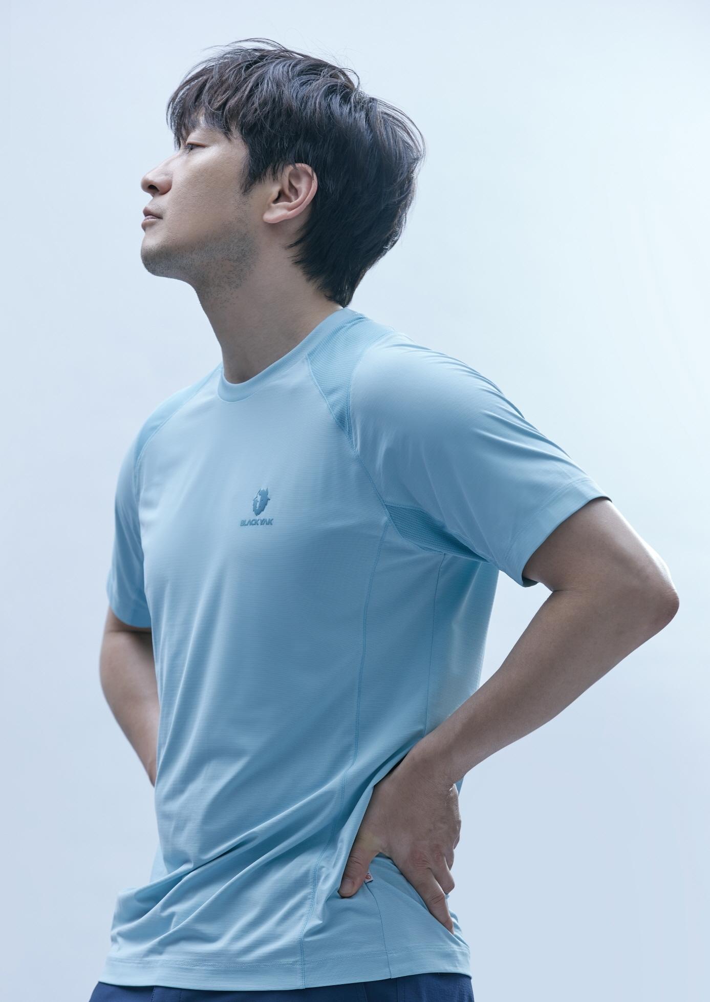 본문 이미지 - 블랙야크 아이스 프레시 시리즈 손석구 화보.(블랙야크제공)