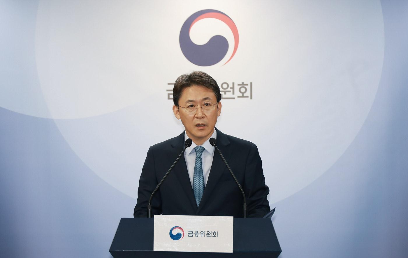 본문 이미지 - 권대영 금융위원회 사무처장이 13일 오전 서울 종로구 정부서울청사 합동브리핑실에서 부동산 PF의 '질서있는 연착륙'을 위한 향후 정책 방향에 대해 발표하고 있다.(금융위원회 제공)