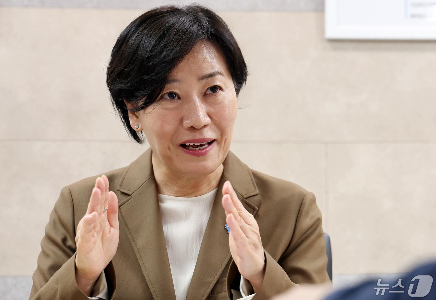 본문 이미지 - 송미령 농림축산식품부 장관이 13일 서울 여의도 잠사회관에서 뉴스1과 인터뷰를 갖고 있다. 2024.5.13/뉴스1 ⓒ News1 이동해 기자