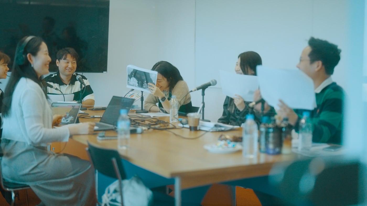 본문 이미지 -      GS리테일 임직원이 목소리 기부 봉사활동에 참여하고 있다.(GS리테일 제공). 