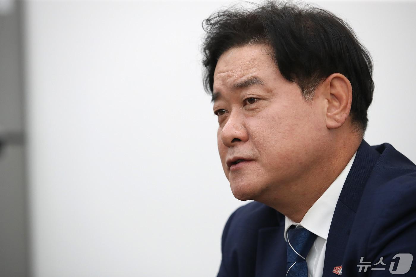 본문 이미지 - 윤종군 더불어민주당 당선인이 14일 서울 여의도 국회에서 뉴스1과 인터뷰를 하고 있다. 2024.5.14/뉴스1 ⓒ News1 임세영 기자