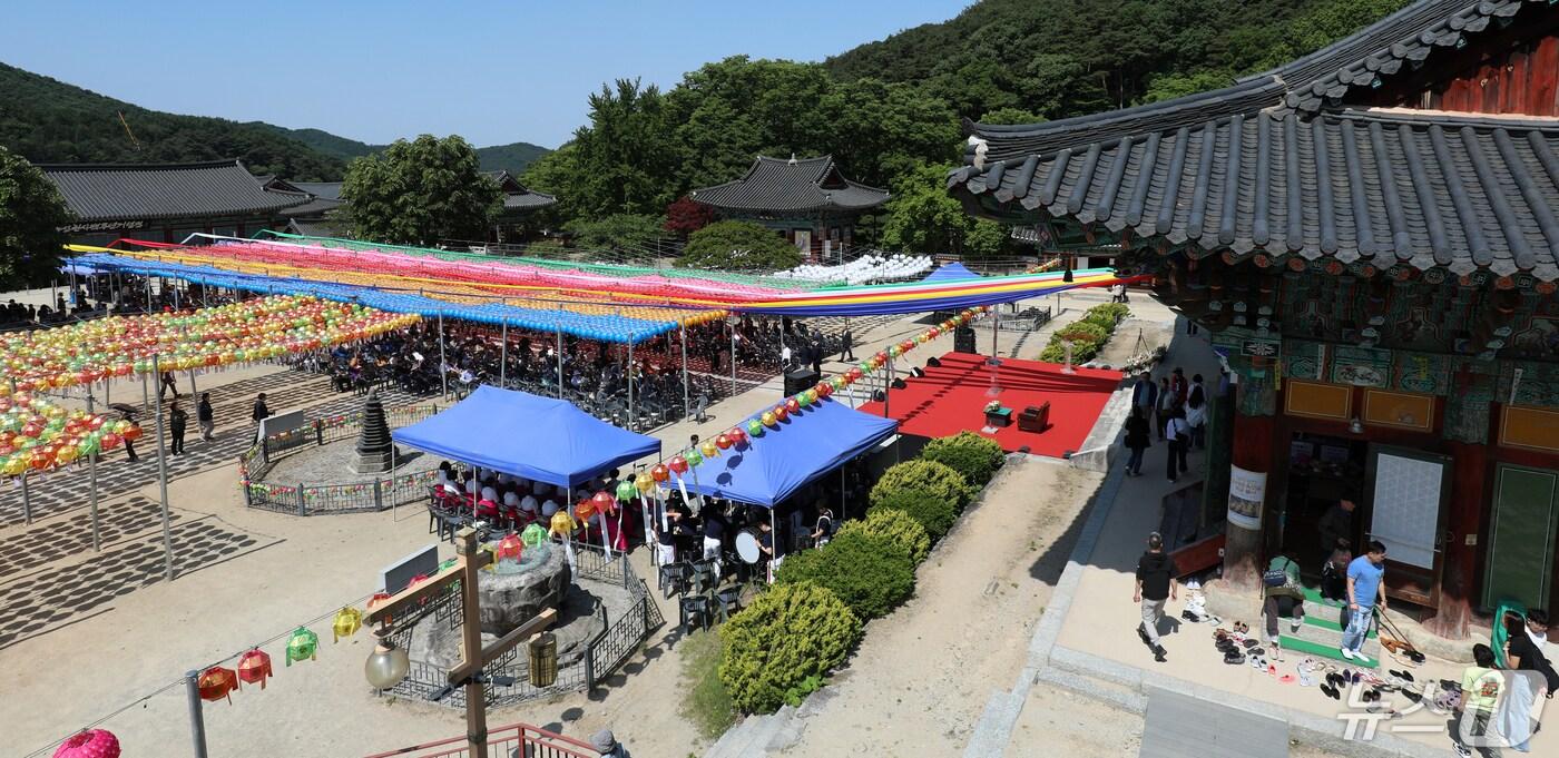 본문 이미지 - 지난 15일 전북 김제시 금산사에 불자들의 발길이 이어지고 있다. 2024.5.15/뉴스1 ⓒ News1 유경석 기자