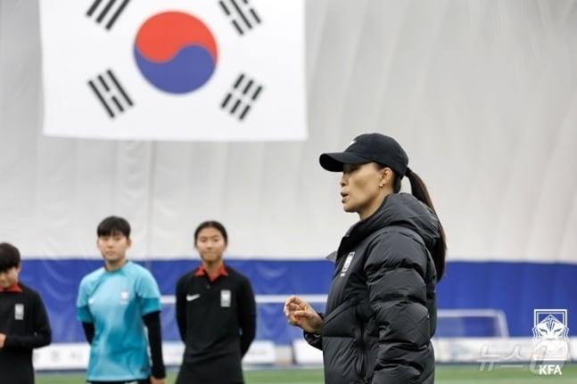 본문 이미지 -  김은정 여자 U17 대표팀 감독(대한축구협회 제공)