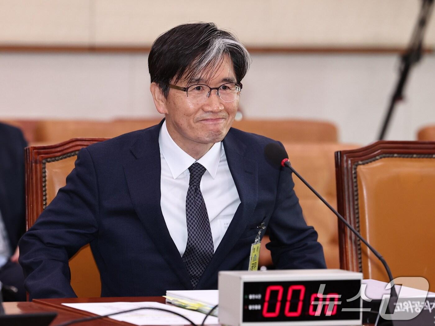 본문 이미지 - 오동운 고위공직자범죄수사처장 후보가 17일 오전 서울 여의도 국회에서 열린 법제사법위원회의 인사청문회에 출석하고 있다. 2024.5.17/뉴스1 ⓒ News1 구윤성 기자