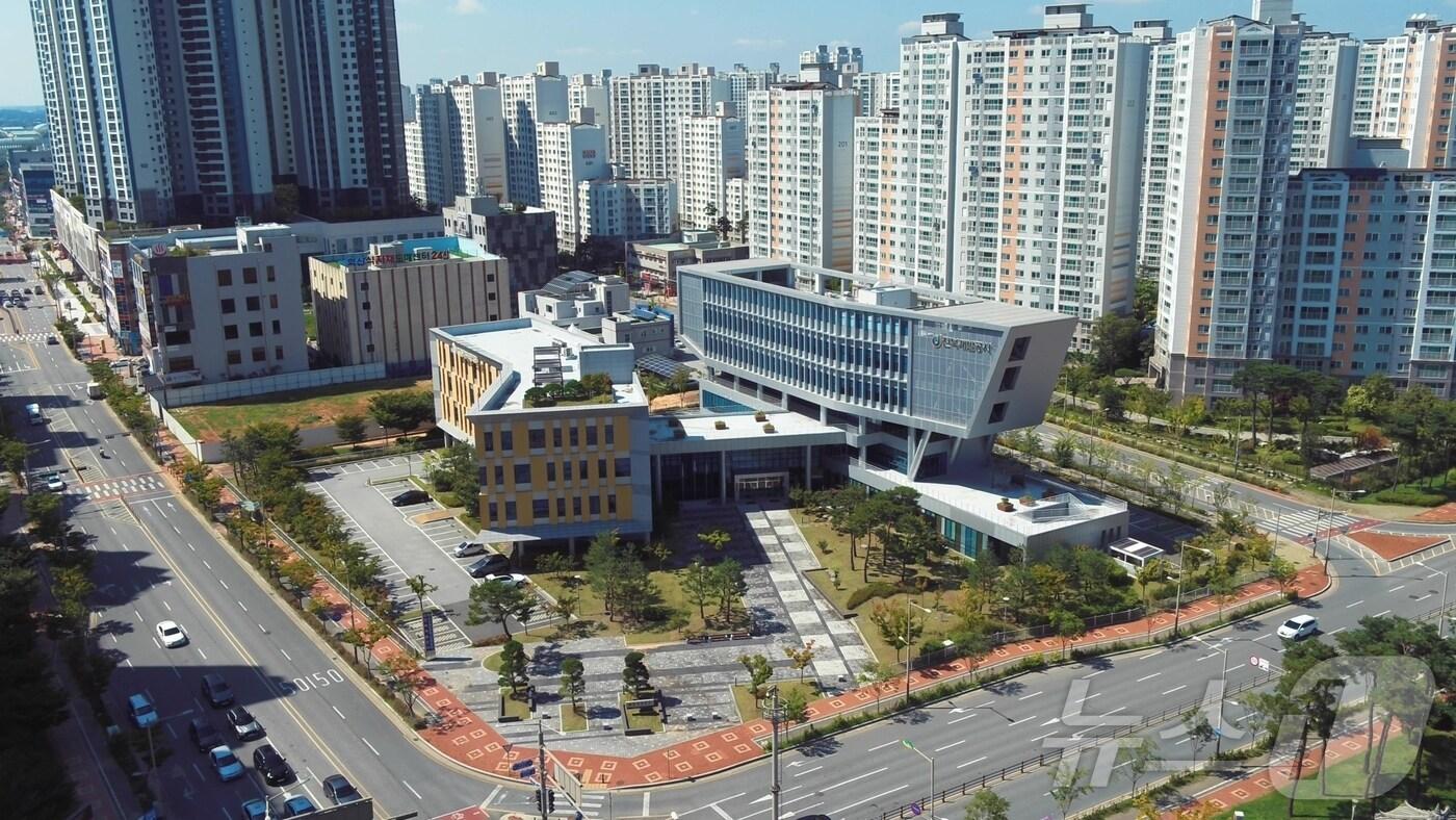 전북개발공사가 지방공기업 최초로 재생에너지 기반 '전기 신사업'에 뛰어든다. 전북개발공사 전경(공사 제공)/뉴스1 DB