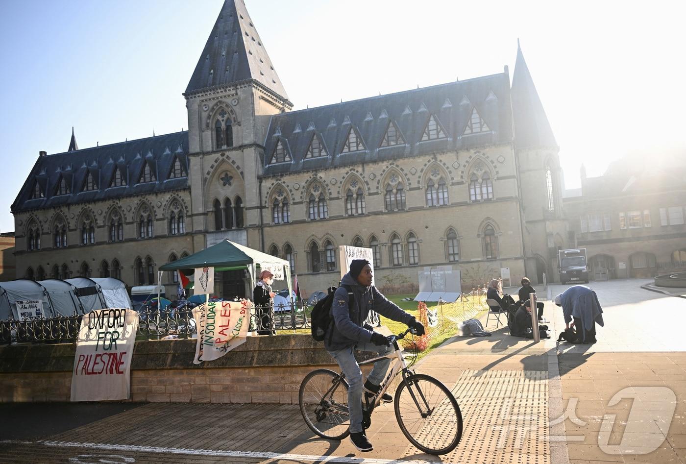영국 옥스퍼드 대학 전경. &lt;자료 사진&gt; 2024.05.07/ ⓒ 로이터=뉴스1 ⓒ News1 권진영 기자