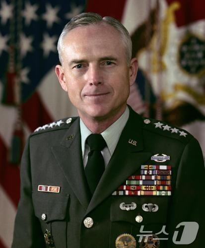 본문 이미지 - 12·12 군사반란과 5·18 민주화운동 당시 주한미군사령관이었던 존 위컴 주니어 전 미 육군참모총장이 지난 11일(현지시간) 애리조나 오로밸리에서 별세했다. 출처: 미 국방부