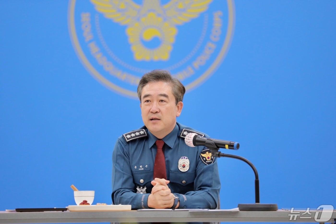 본문 이미지 - 윤희근 경찰청장이 서울경찰청 기동본부를 방문해 집회현장 법질서 확립방안 보고 현장 간담회를 하고 있다. (경찰청 제공) 2024.5.2/뉴스1