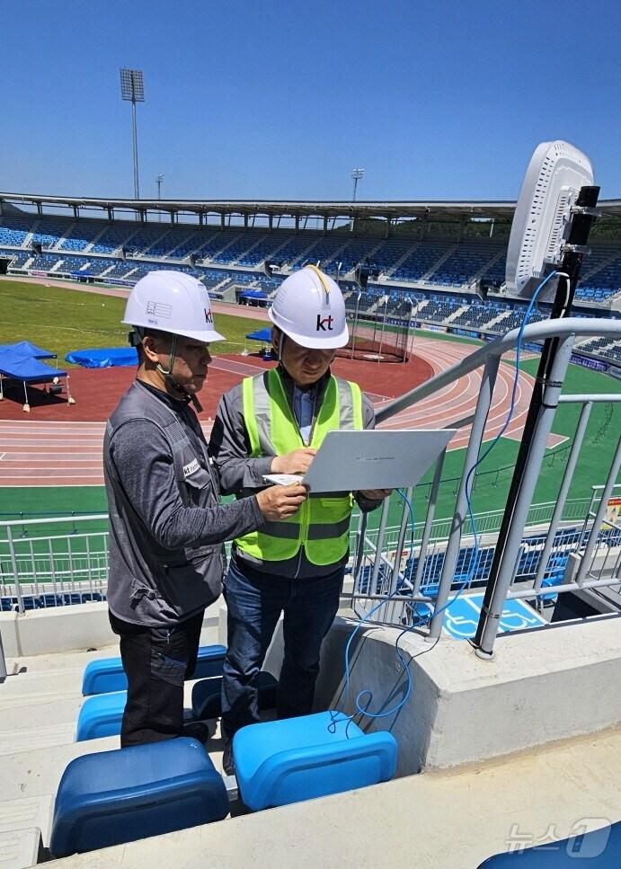 본문 이미지 - KT 전남전북광역본부가 제53회 전국소년체육대회의 성공적인 개최를 위한 빠르고 쾌적한 통신 서비스 지원에 나섰다. ⓒ News1