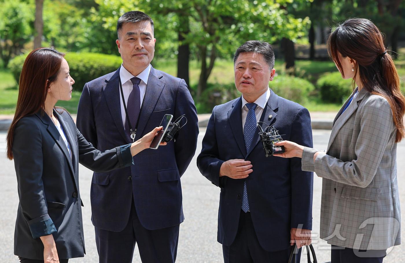 박정훈 전 해병대 수사단장(대령)이 21일 경기 과천시 정부과천청사 고위공직자범죄수사처에 채상병 사건 수사 관련 조사를 받기 위해 출석하고 있다. 2024.5.21/뉴스1 ⓒ News1 김도우 기자