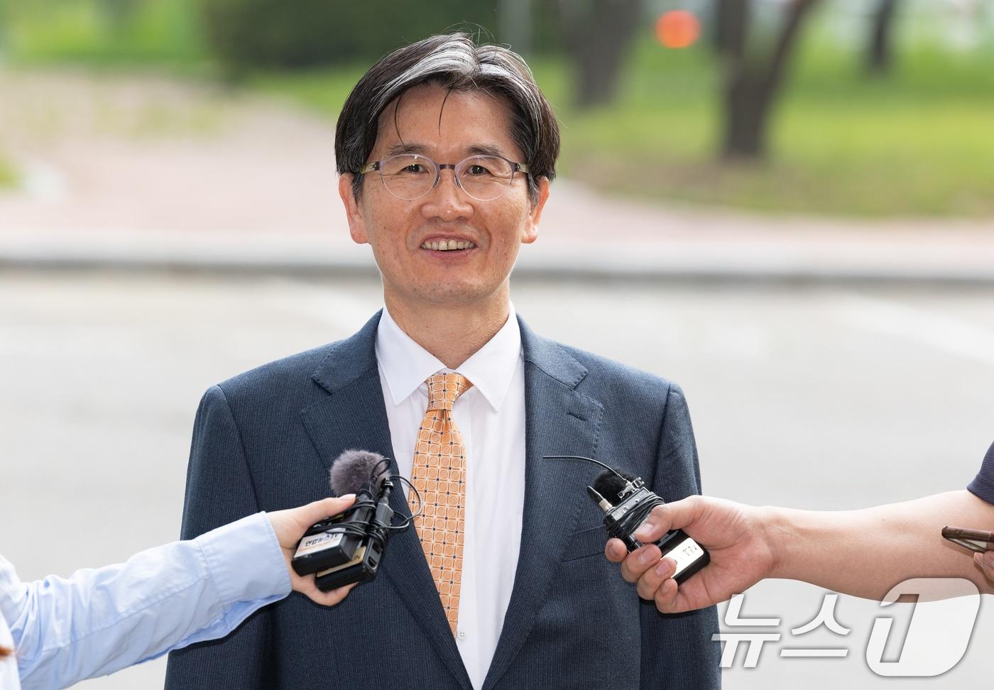 오동운 신임 고위공직자범죄수사처장이 22일 오전 경기도 과천시 관문로 고위공직자범죄수사처(공수처)로 첫 출근하며 소감을 밝히고 있다. 2024.5.22/뉴스1 ⓒ News1 이재명 기자