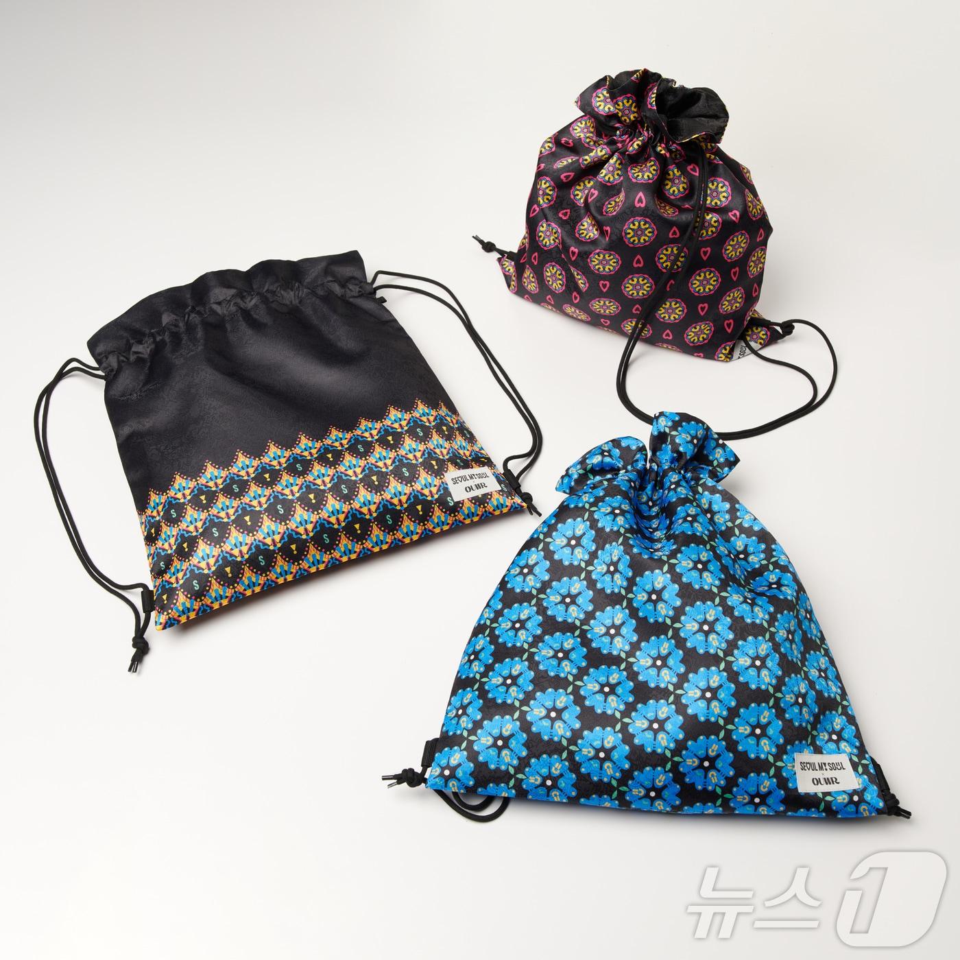 본문 이미지 - 서울관광재단과 전통문양 브랜드 '오우르'의 협업을 통해 만들어진 서울굿즈(서울관광재단 제공)