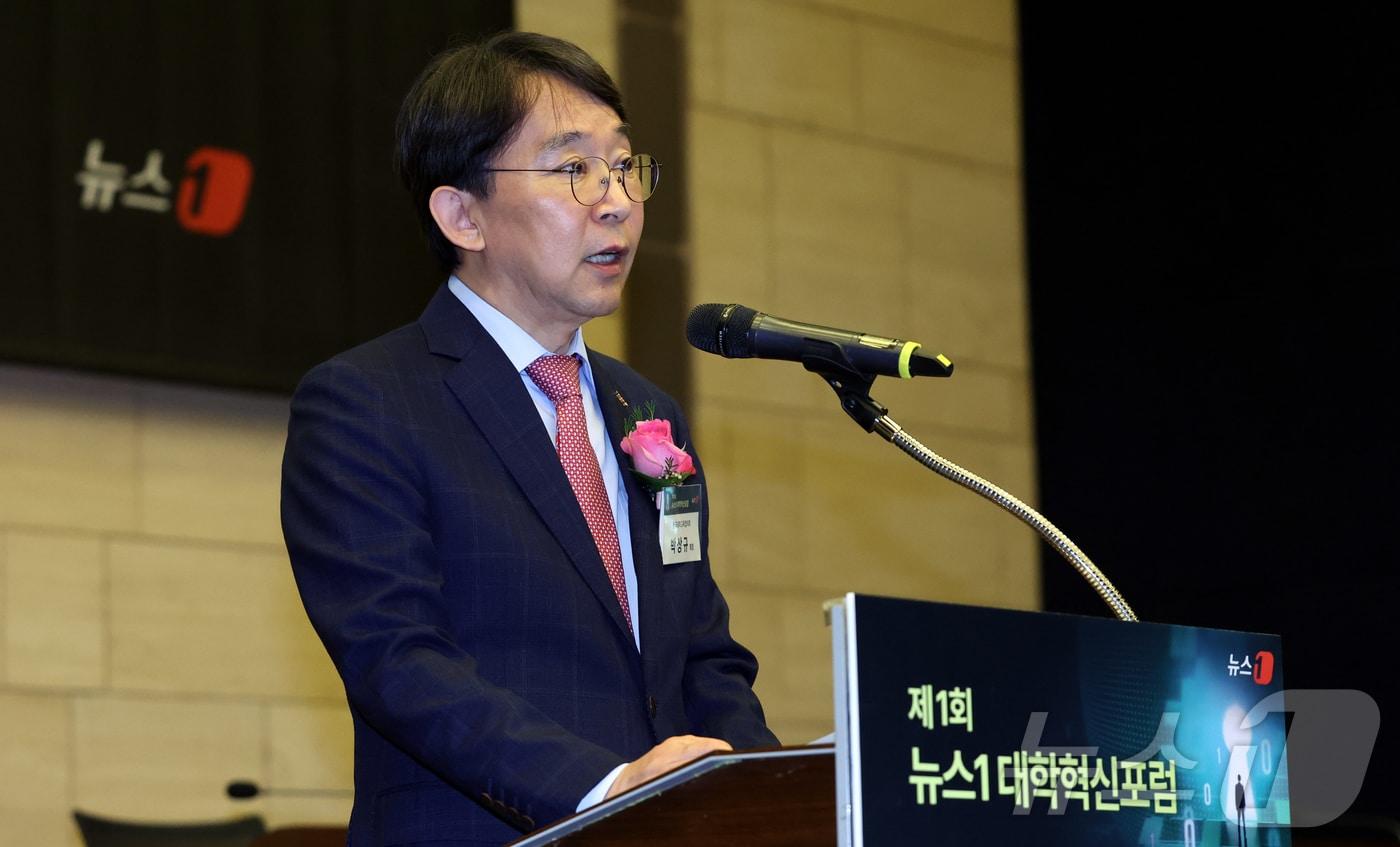 본문 이미지 - 박상규 한국대학교육협의회장이 23일 서울 중구 대한상공회의소에서 열린 제1회 뉴스1 대학혁신포럼에서 축사를 하고 있다. 2024.5.23/뉴스1 ⓒ News1 김명섭 기자
