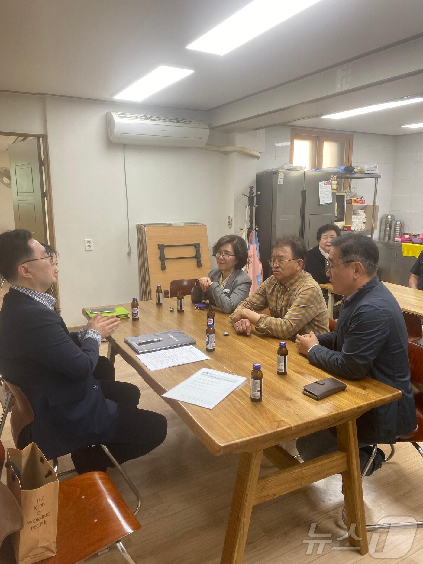 본문 이미지 - 경기도 평생학습마을로 신규 선정된 이천시 신둔면 수하리 새울학습마을 운영 모습.(이천시 제공)
