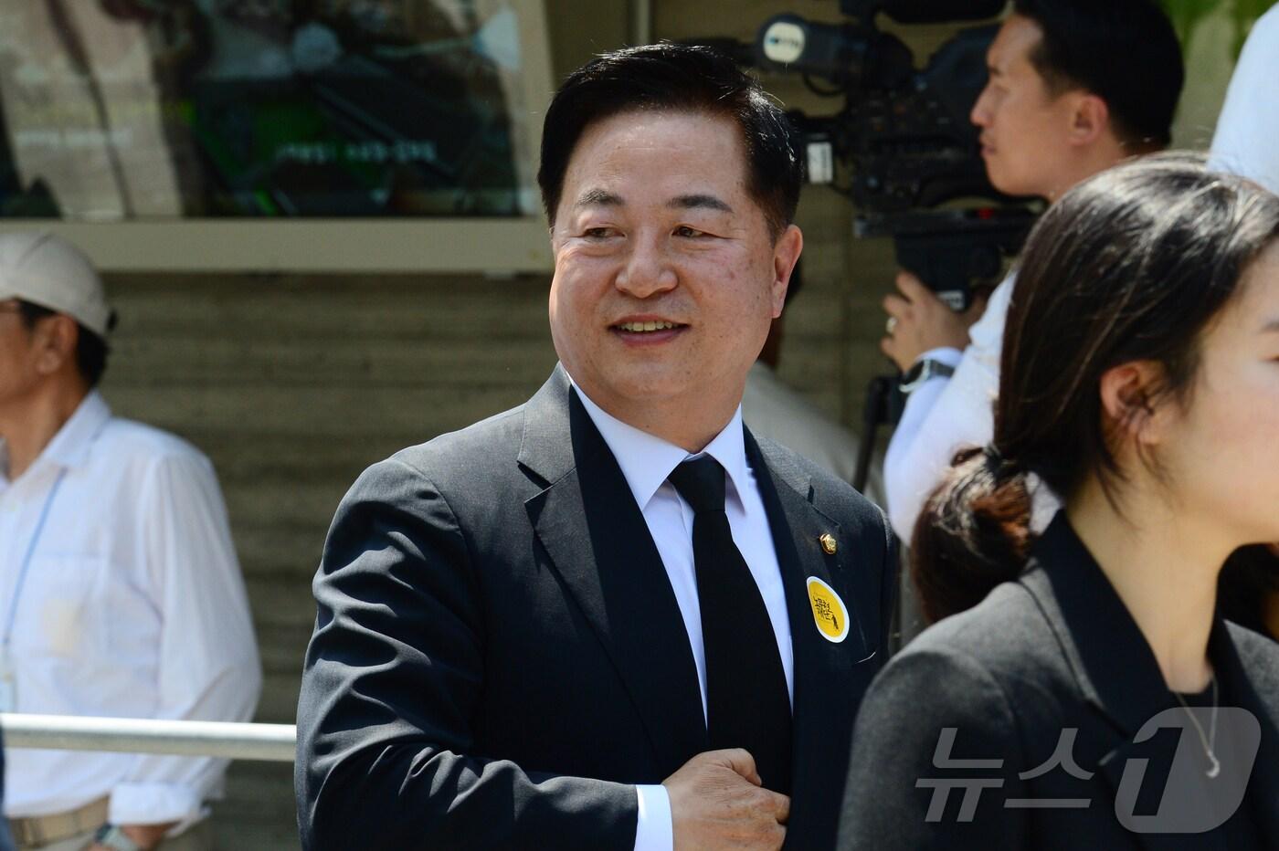 고 노무현 전 대통령 서거 15주기인 23일 오후 경남 김해시 봉하마을에서 열린 추도식에 김두관 의원이 참석하고 있다. (공동취재) 2023.5.23/뉴스1 ⓒ News1 구윤성 기자