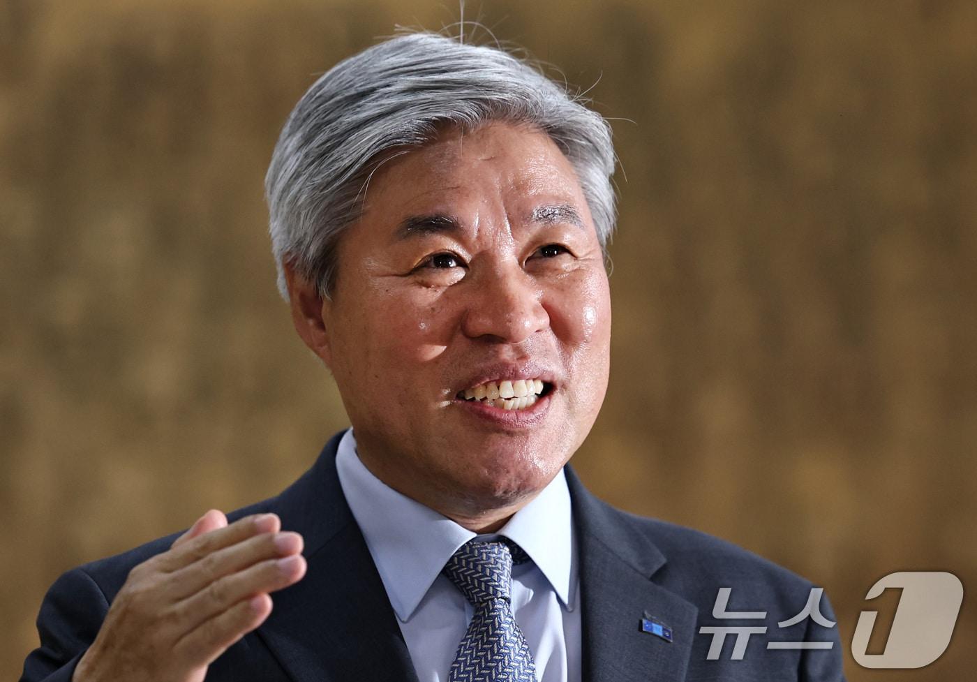 본문 이미지 - 서왕진 조국혁신당 국회의원 당선인이 24일 서울 여의도 국회에서 뉴스1과 인터뷰하고 있다. 2024.5.24/뉴스1 ⓒ News1 구윤성 기자