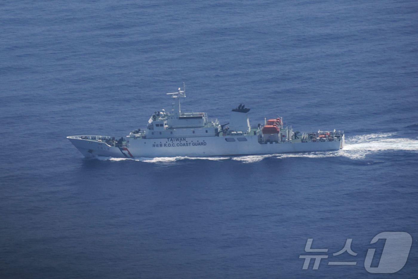 23일&#40;현지시간&#41; 중국 군의 대만을 사실상 포위하는 대규모 군사 훈련에 대응해 대만 함정이 순찰을 하고 있다. 2024.05.24 ⓒ AFP=뉴스1 ⓒ News1 우동명 기자