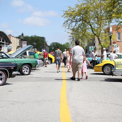 본문 이미지 - 캐나다는 많은 지역에서 클래식 자동차 전시회가 열린다. 사진 속 모습은 클래식 자동차의 수도로 알려진 온타리오주 채텀켄트 지역으로 매달 클래식 자동차 쇼가 펼쳐진다. 2024.05. 25/ &#40;출처: 채텀켄트 홈페이지&#41;