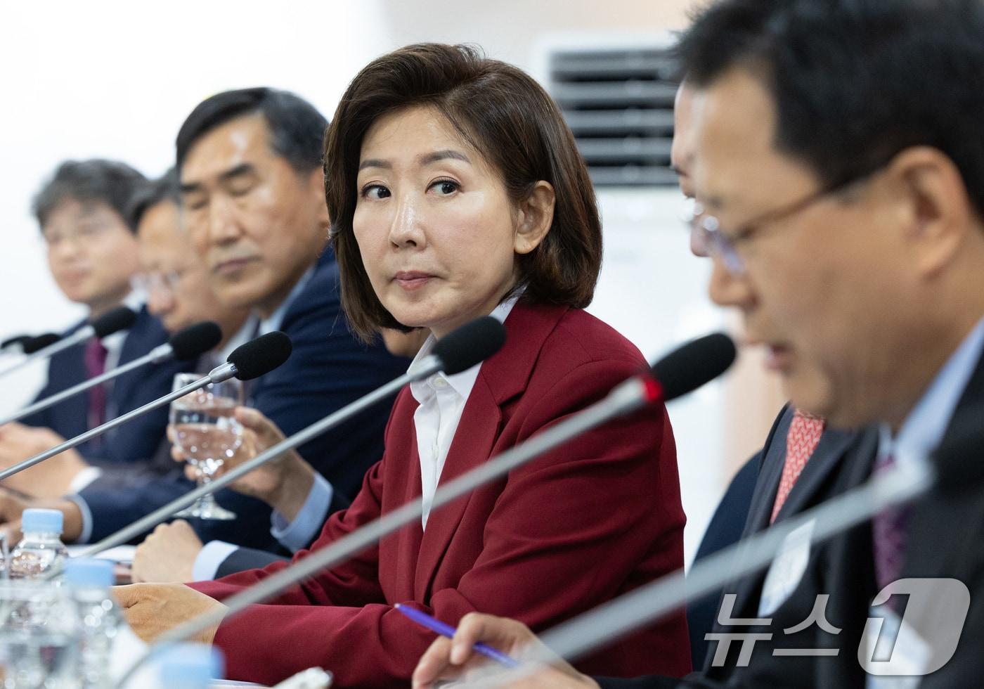 나경원 국민의힘 당선인이 27일 오전 서울 중구 한국프레스센터에서 열린 한국신문방송편집인협회 초청 토론에서 패널의 질문을 경청하고 있다. 2024.5.27/뉴스1 ⓒ News1 이재명 기자
