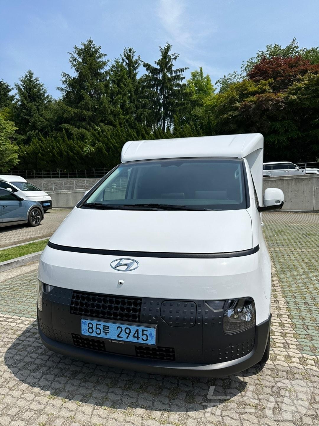 본문 이미지 -  현대자동차의 전기 상용차 'ST1'ⓒ 뉴스1 이동희 기자