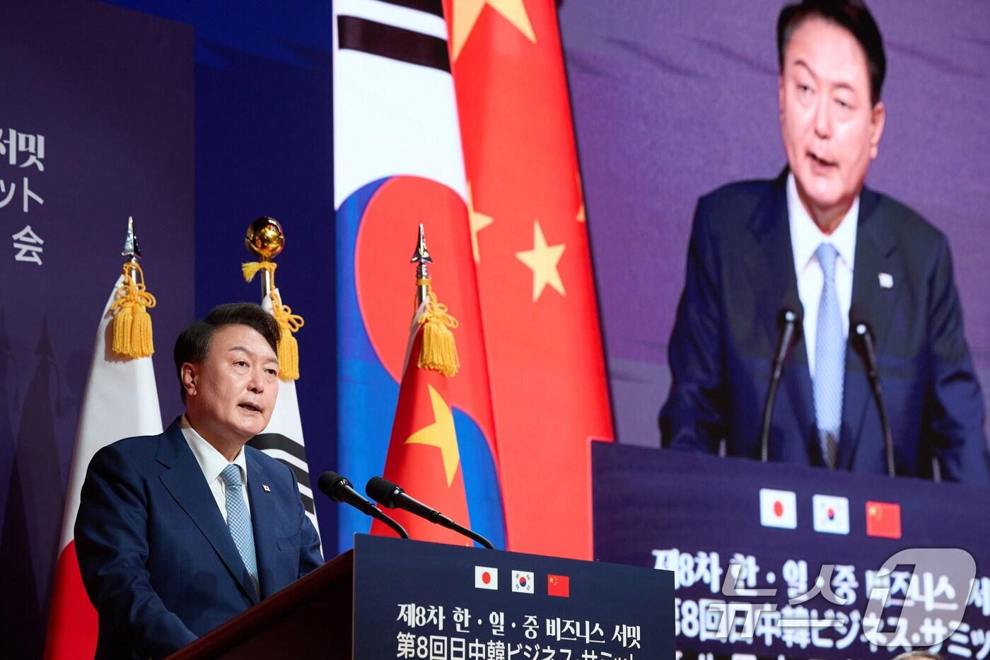 윤석열 대통령이 27일 서울 중구 대한상공회의소에서 열린 제8차 한중일 비즈니스 서밋에서 연설하고 있다. (대통령실 제공) 2024.5.27/뉴스1 ⓒ News1 오대일 기자