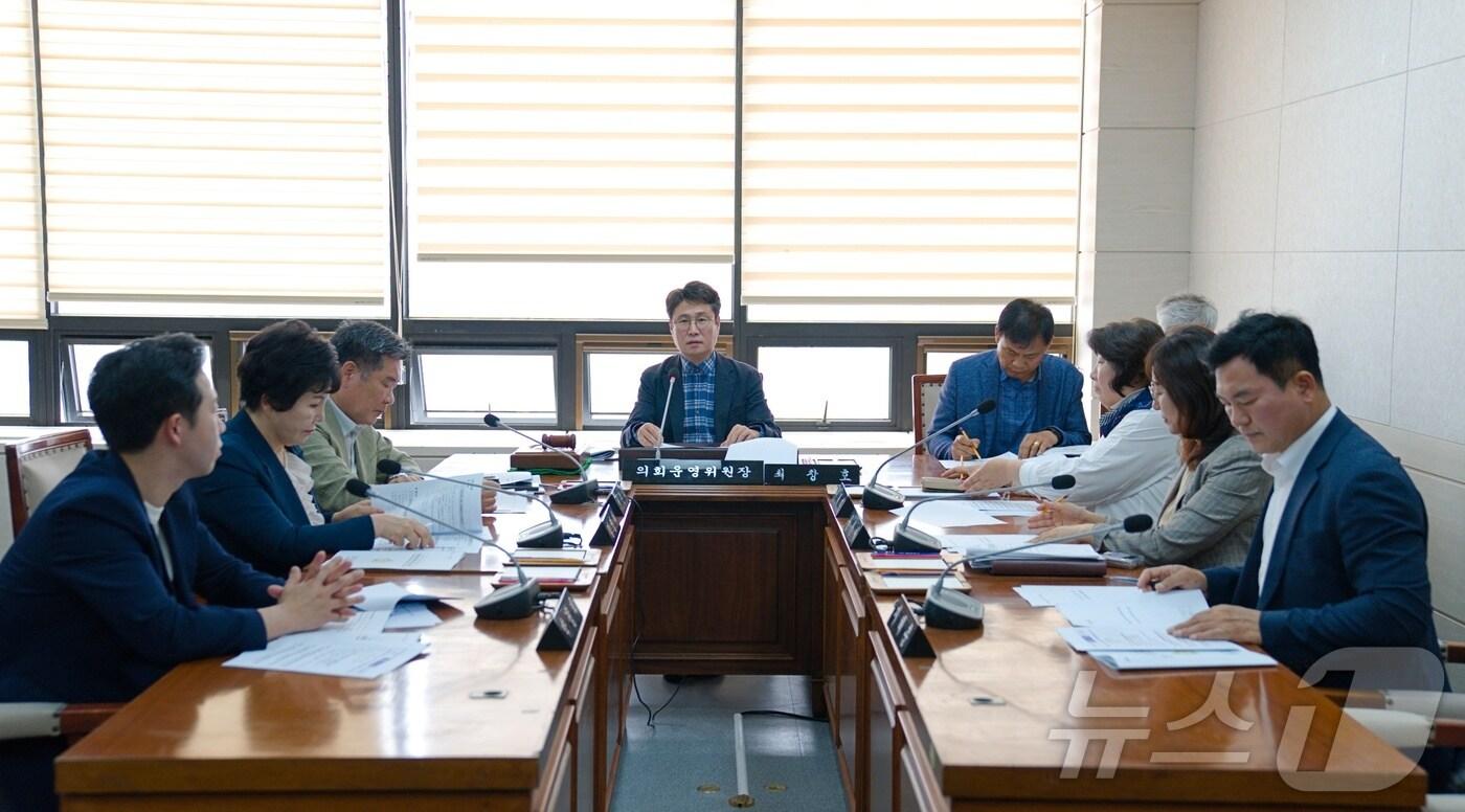 본문 이미지 - 군산시의회가 27일 운영위원회를 열고 제264회 1차 정례회 일정을 확정했다. 2024.5.27/뉴스1