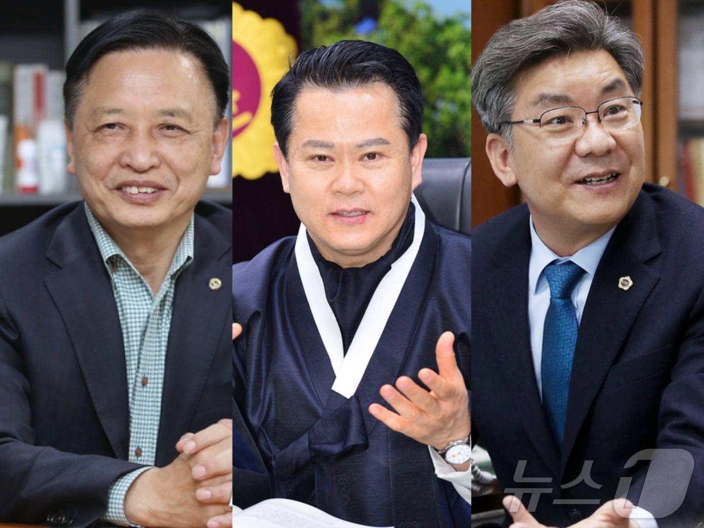 본문 이미지 - 왼쪽부터 이동권 전 북구청장, 박병석 전 시의장, 백운찬 전 시의원.