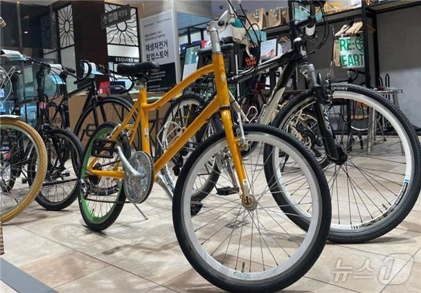 본문 이미지 - 방치 자전거를 수리한 '재생 자전거'. (서울시 제공)ⓒ 뉴스1