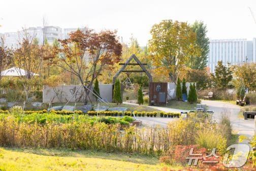 본문 이미지 - 거인의 정원 전경.(서울식물원 제공)