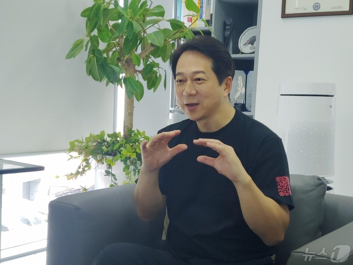 본문 이미지 - 박도현 파이랩테크놀로지(바이프로스트) 대표가 <뉴스1>과 인터뷰하고 있다.