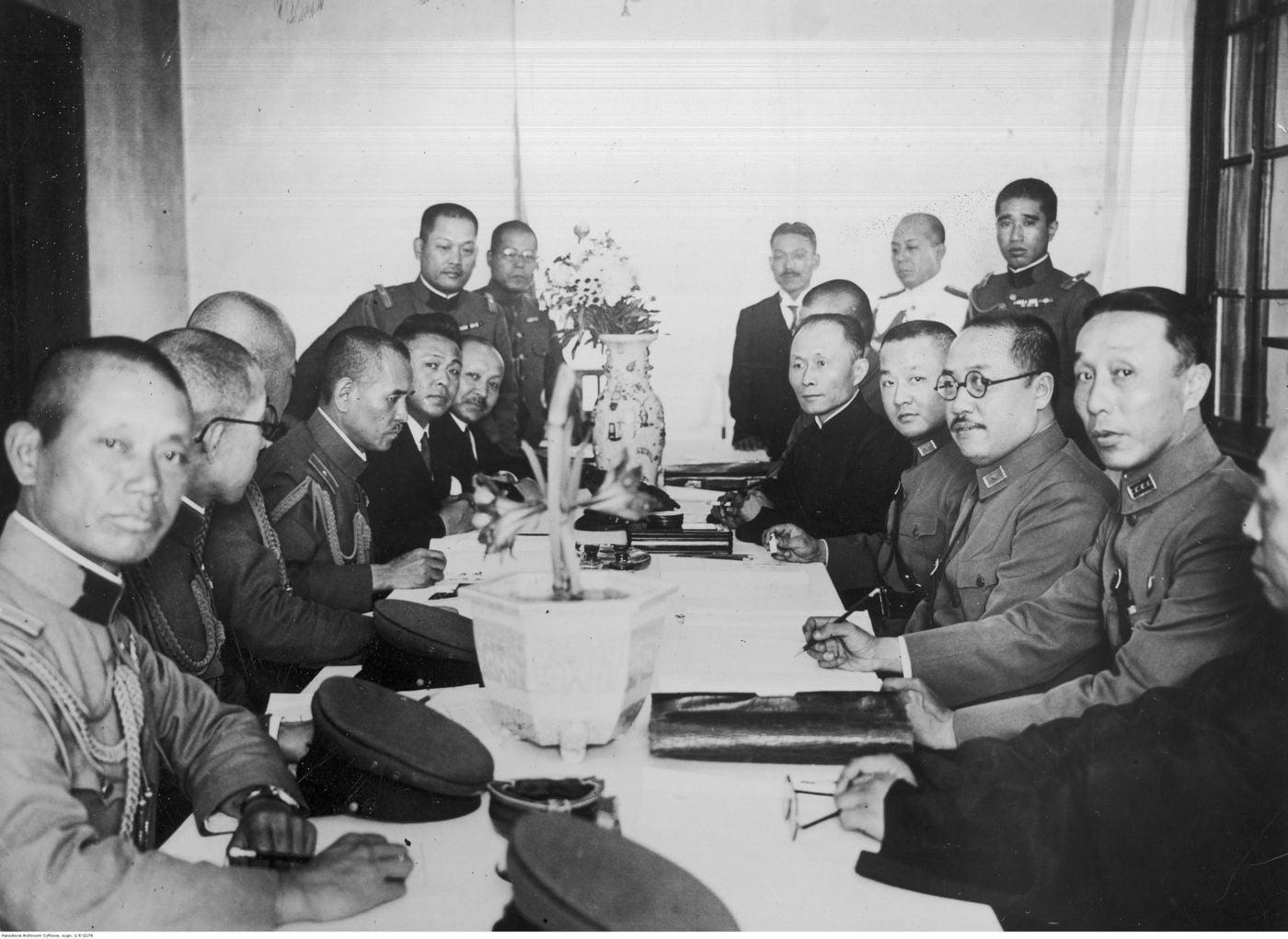 본문 이미지 - 탕구정전협정 체결.(출처: Unknown author, 흑백사진(1933), Wikimedia Commons, Public Domain)