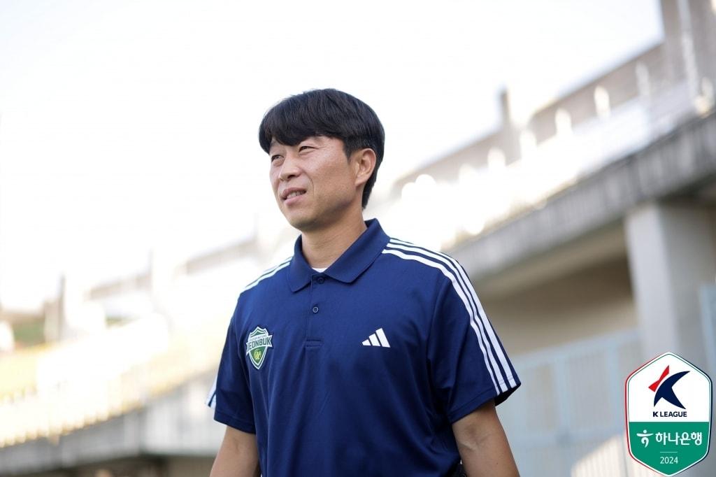본문 이미지 - 김두현 전북 현대 감독. (한국프로축구연맹 제공)
