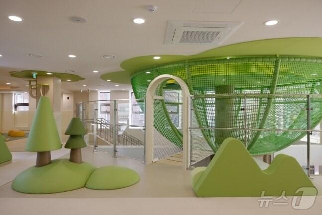 본문 이미지 -  서울 송파구 키즈카페 '하하호호 놀이터' 개관 (송파구 제공)