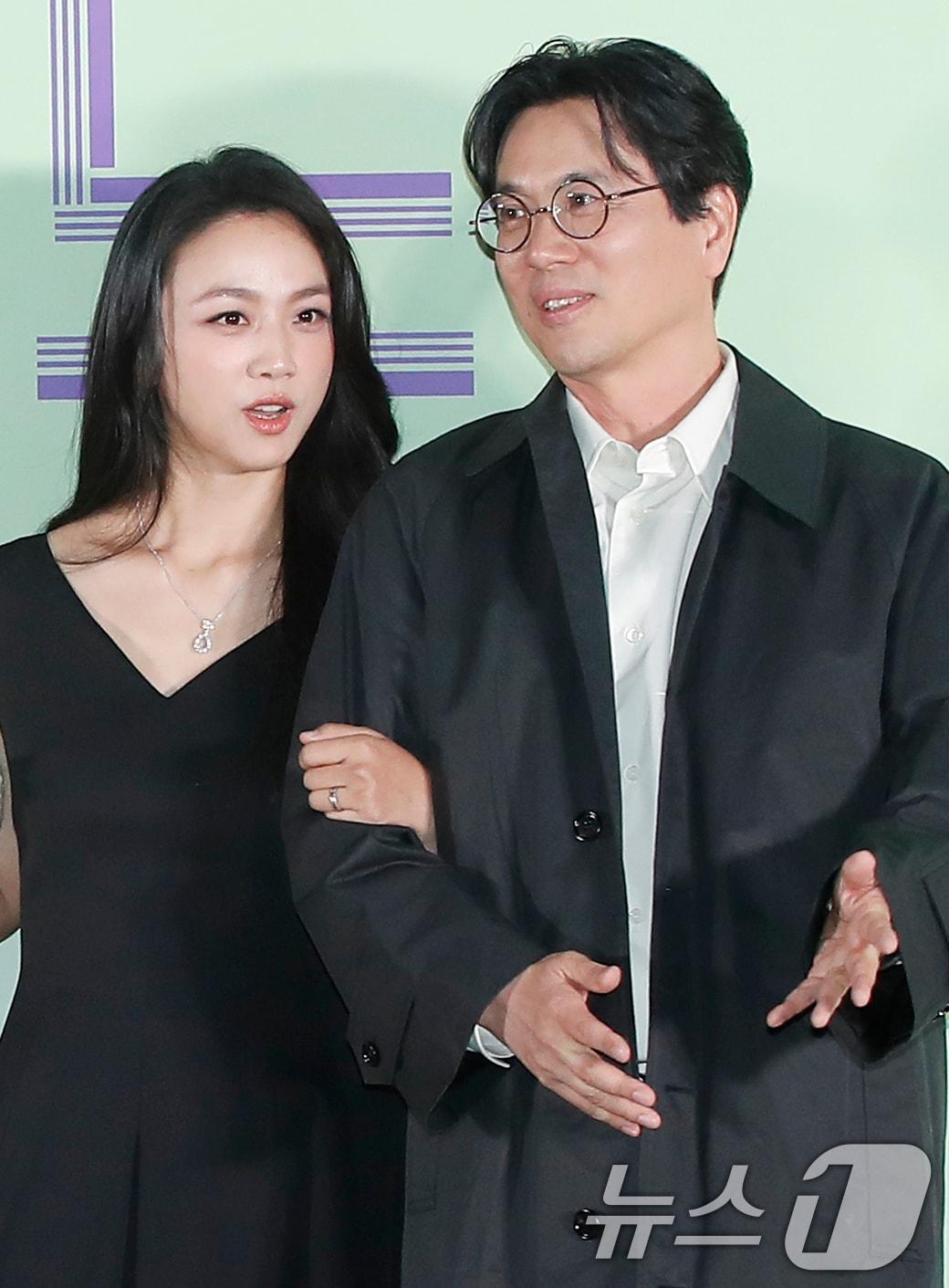 본문 이미지 - 탕웨이(왼쪽), 김태용 감독  ⓒ 뉴스1 권현진 기자