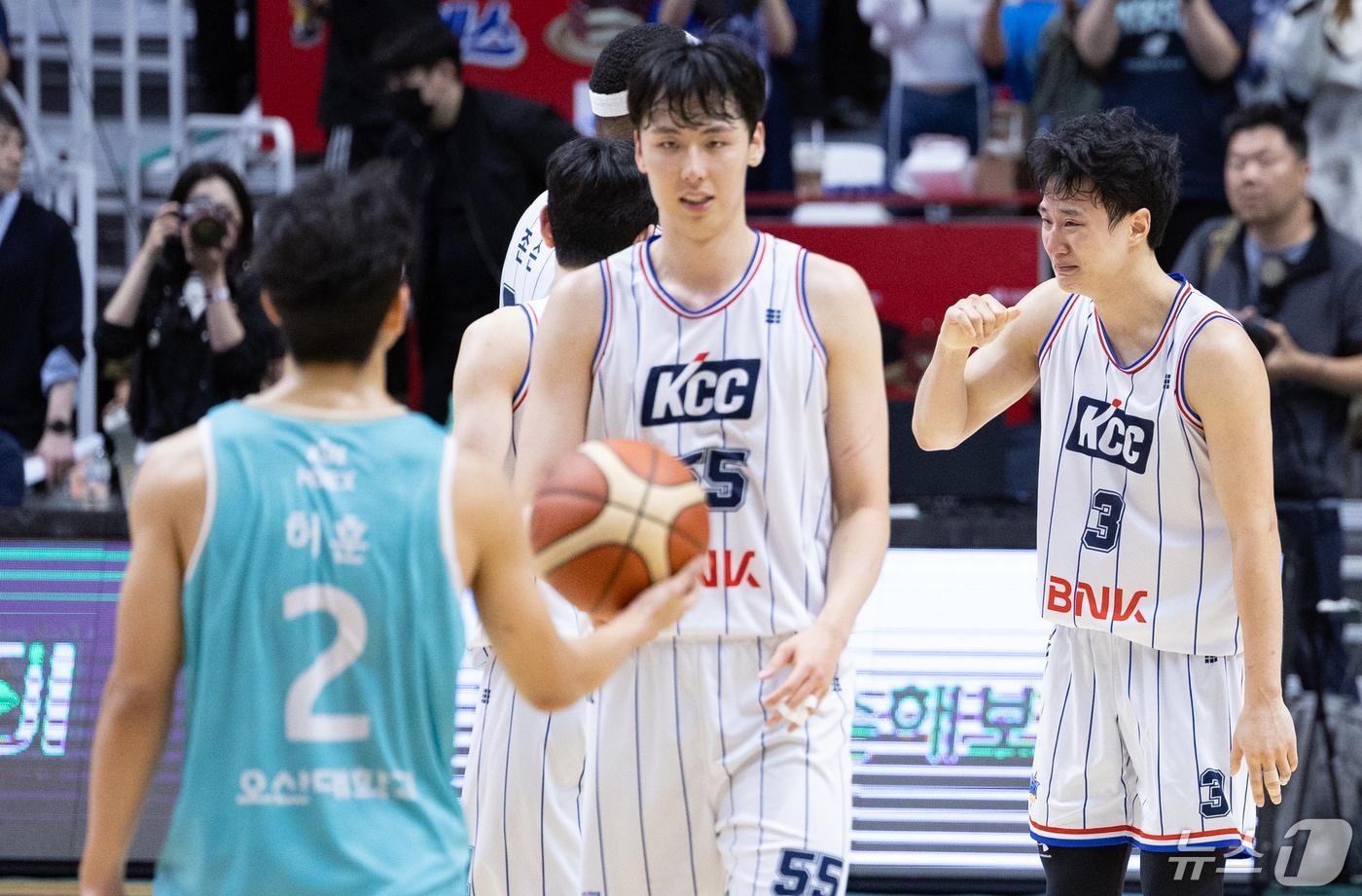 본문 이미지 - 지난 5월 5일 경기도 수원시 권선구 수원KT소닉붐아레나에서 열린 '2023-2024 정관장 프로농구' 챔피언결정전 5차전 수원 KT와 부산 KCC의 경기에 출전한 KCC 허웅. /뉴스1 ⓒ News1 이재명 기자