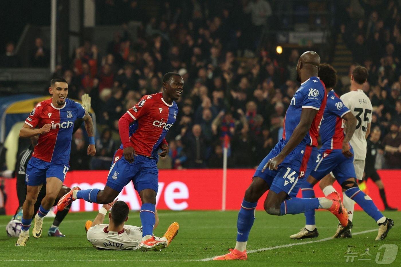 본문 이미지 - 크리스털 팰리스가 맨유를 4-0으로 크게 이겼다. ⓒ AFP=뉴스1